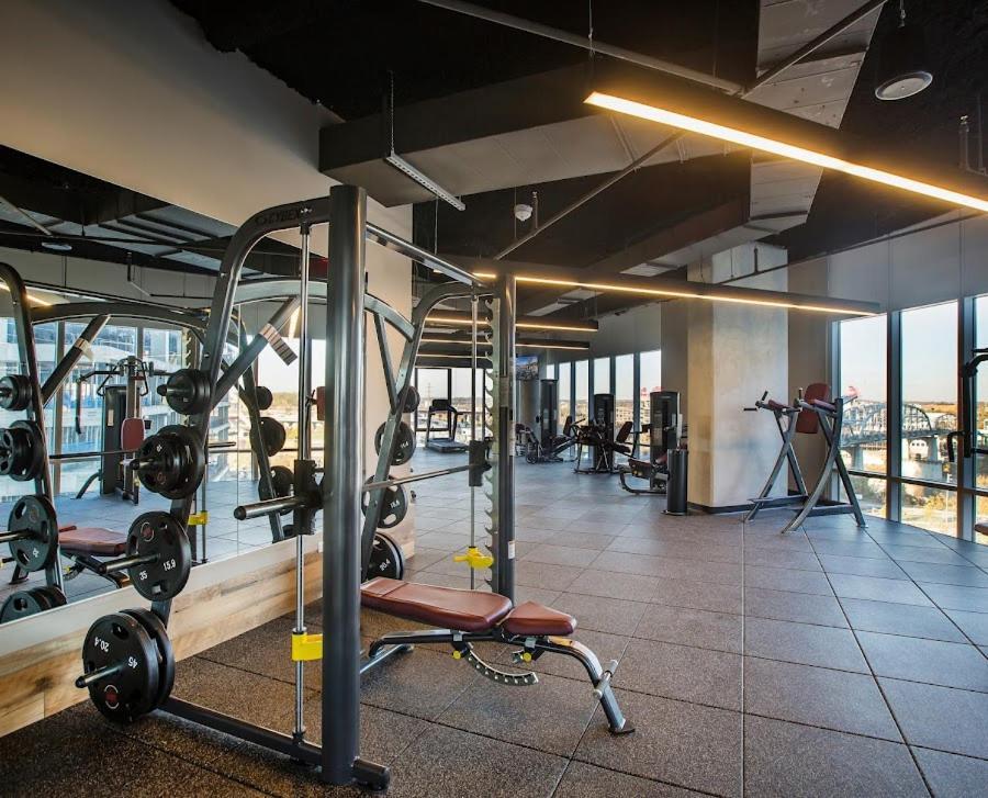 Placemakr Premier Sobro ナッシュビル エクステリア 写真 The gym at the 100th floor