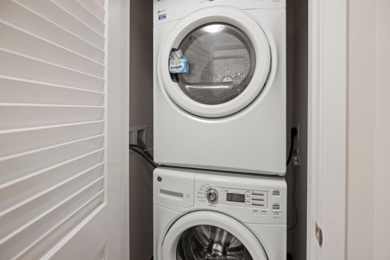 Placemakr Premier Sobro ナッシュビル エクステリア 写真 A stackable washer and dryer