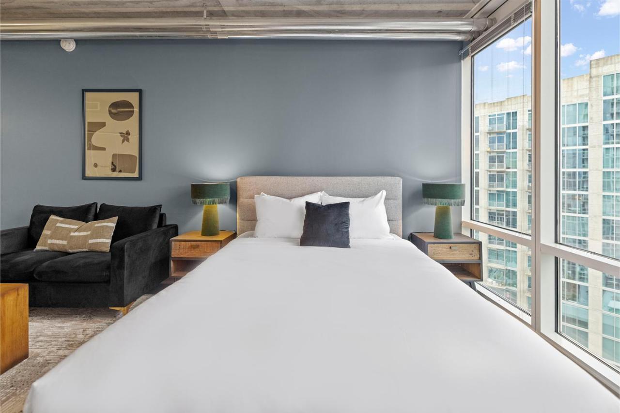 Placemakr Premier Sobro ナッシュビル エクステリア 写真 A bedroom at the Hilton Anatole