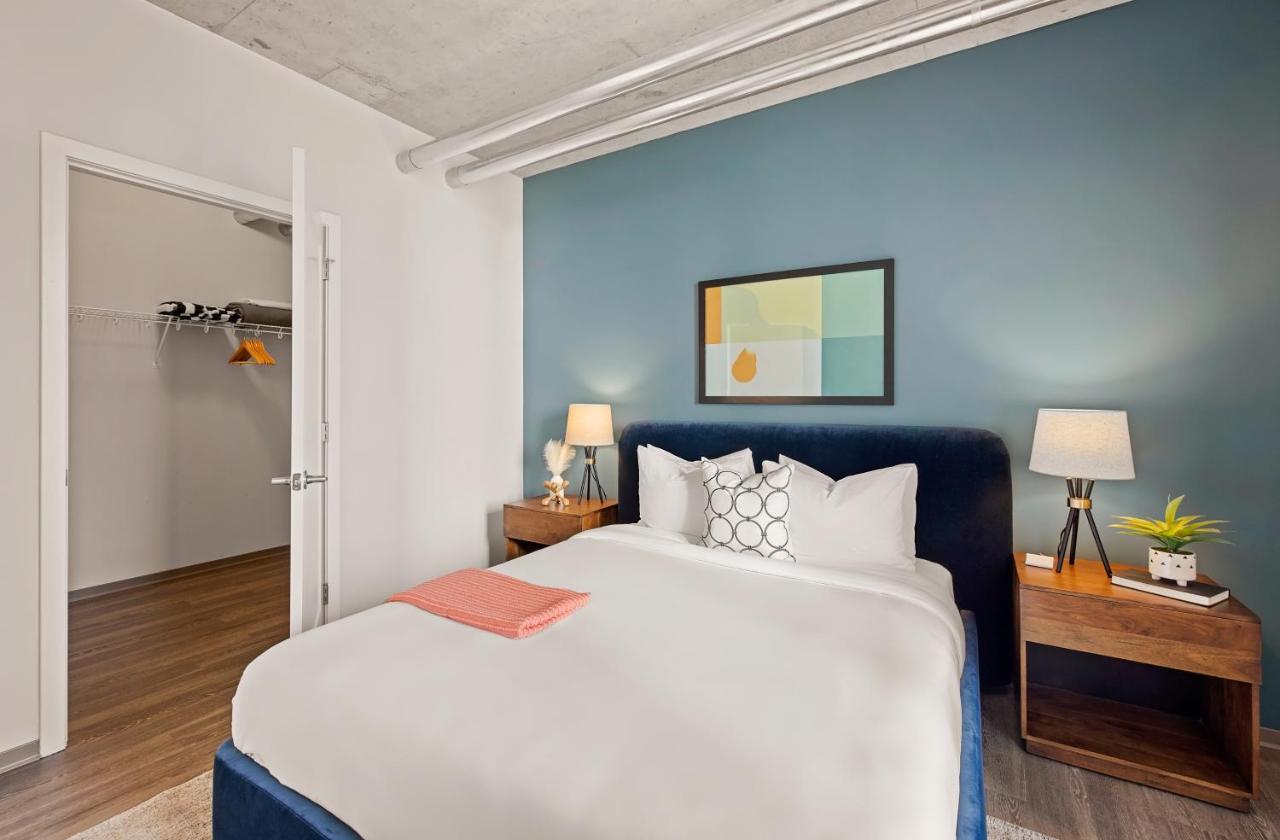 Placemakr Premier Sobro ナッシュビル エクステリア 写真 A bedroom at the Hotel Valencia
