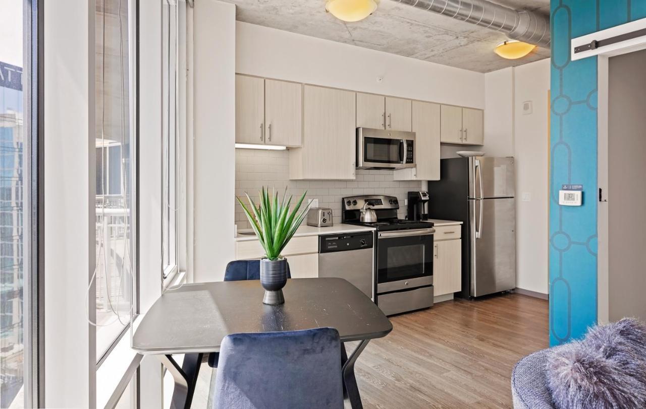 Placemakr Premier Sobro ナッシュビル エクステリア 写真 A kitchen in a typical apartment