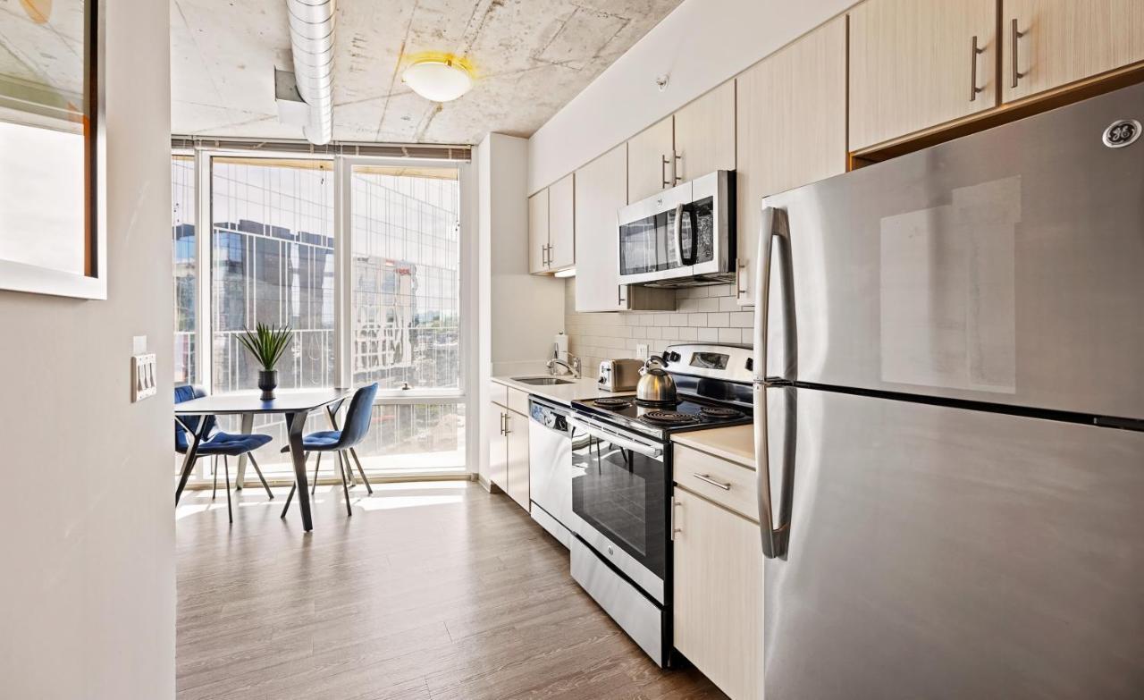 Placemakr Premier Sobro ナッシュビル エクステリア 写真 A kitchen in a typical apartment