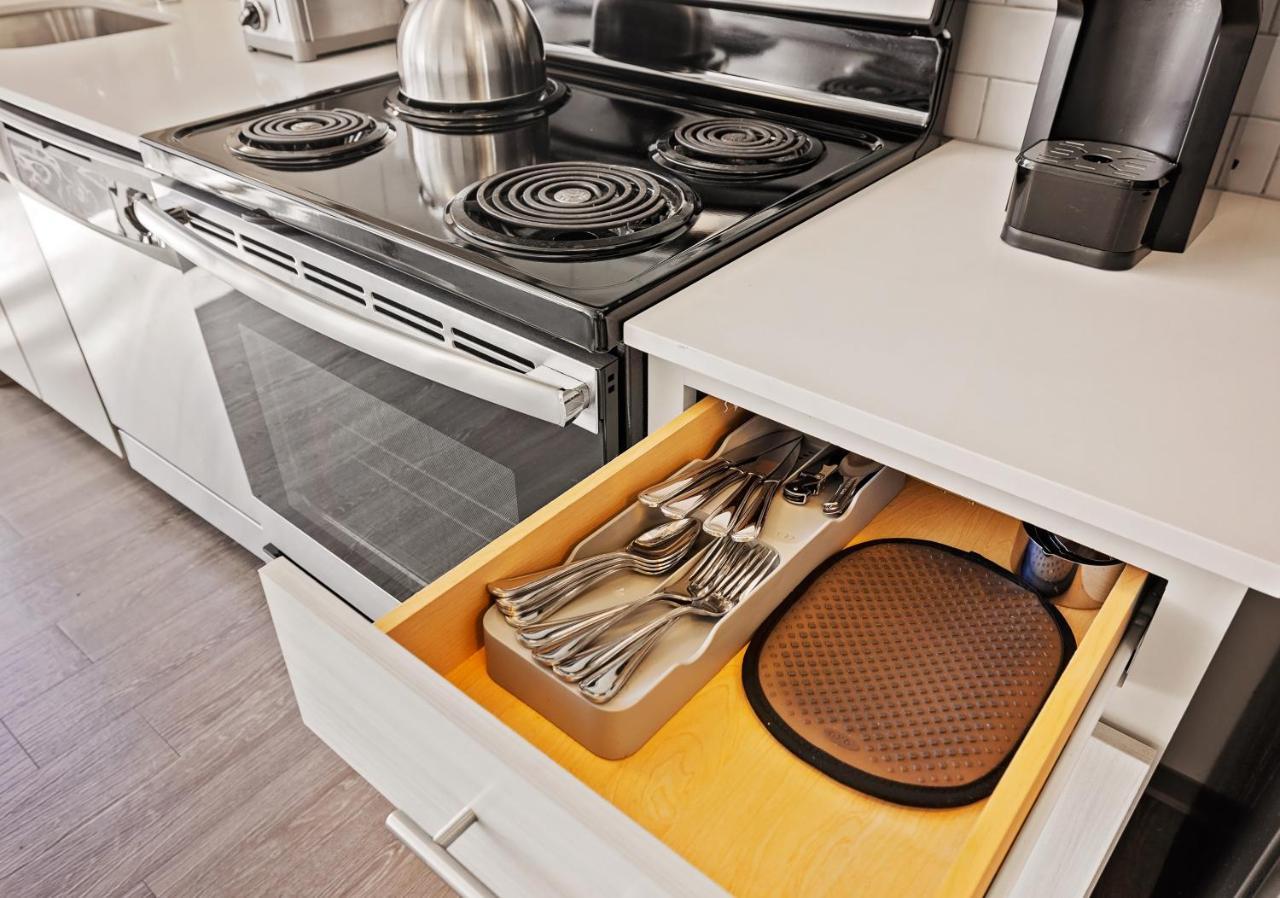 Placemakr Premier Sobro ナッシュビル エクステリア 写真 A kitchen drawer