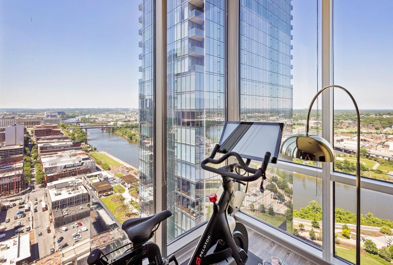 Placemakr Premier Sobro ナッシュビル エクステリア 写真 Peloton bike in a home