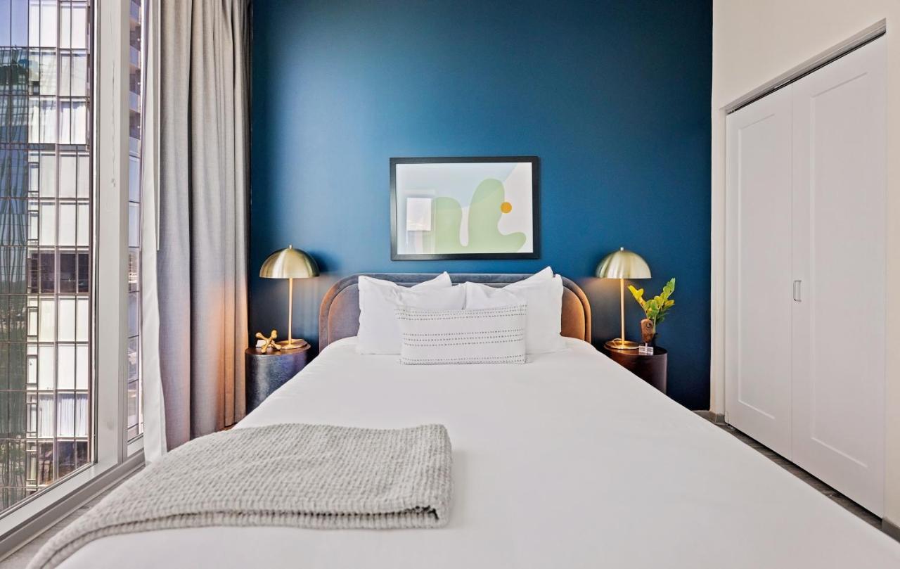 Placemakr Premier Sobro ナッシュビル エクステリア 写真 A bedroom at the Hotel Commonwealth