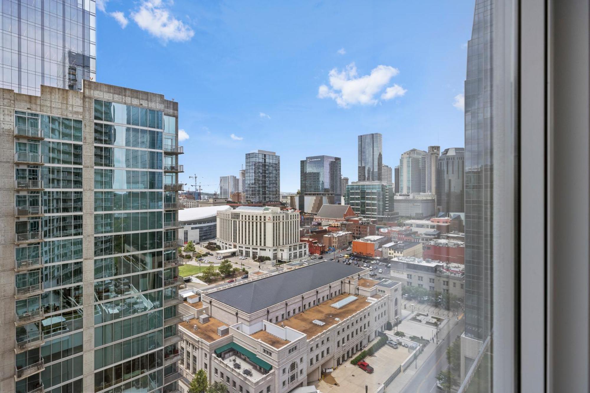 Placemakr Premier Sobro ナッシュビル エクステリア 写真 View from a window of the building