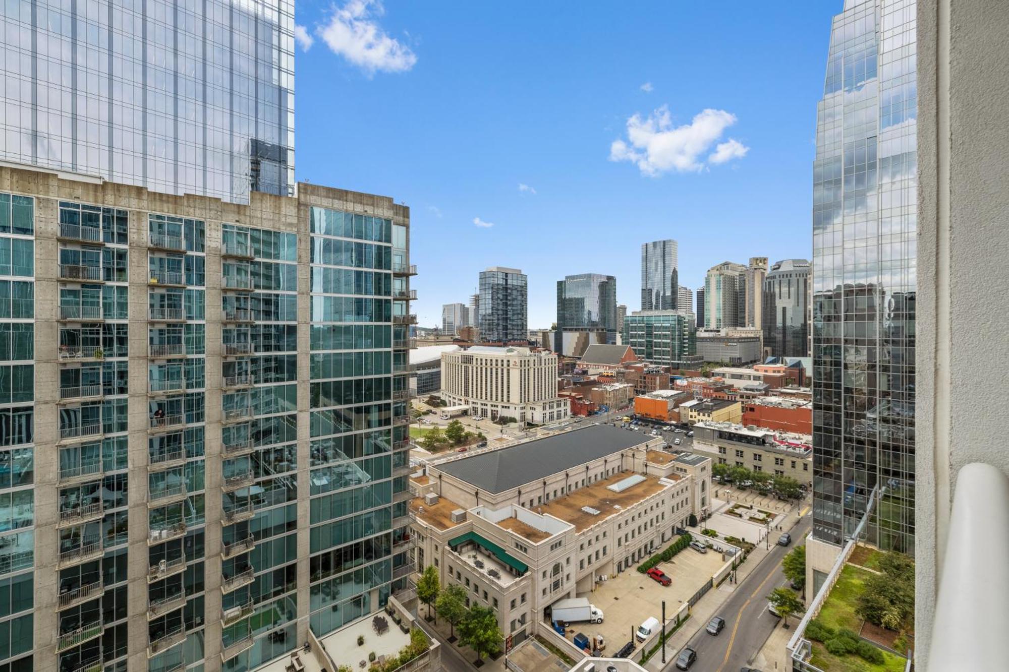 Placemakr Premier Sobro ナッシュビル エクステリア 写真 View from the 10th floor of the building